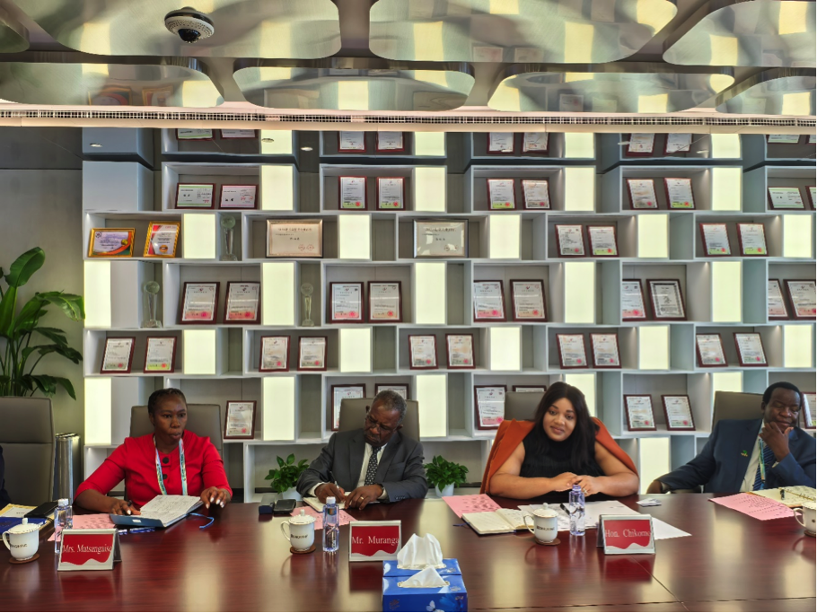 津巴布韦副外长到访KY开元电竞集团总部